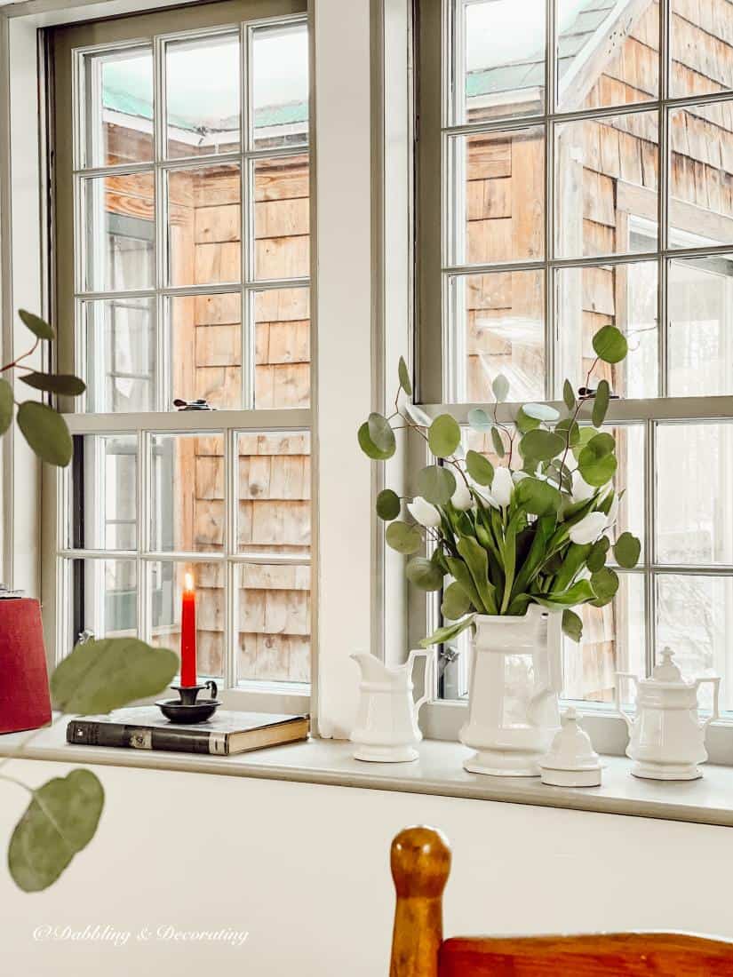5 Window Sill Decor Ideas: Vintage Design | Dabbling & Decorating