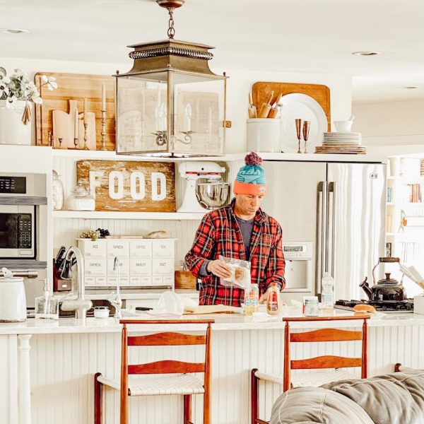 15+ Ways to Display Rustic Breadboards | Dabbling & Decorating