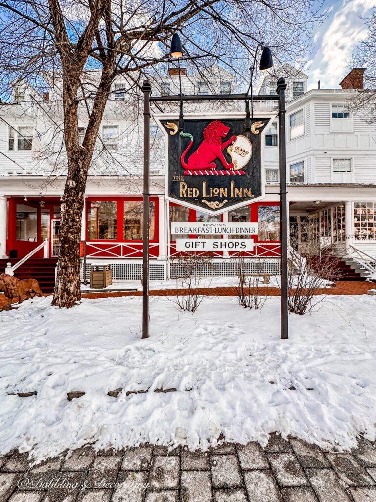 Red Lion Inn outside view in the snow in Stockbridge, Massachusetts.