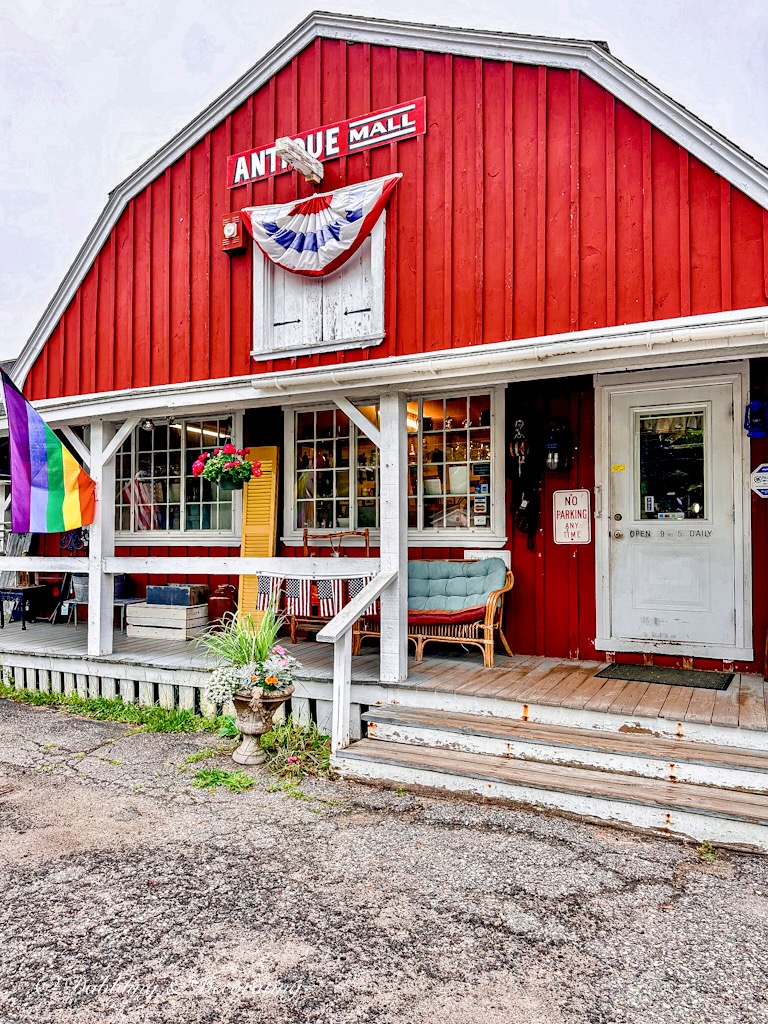 Wiscasset antique mall in Wiscasset, Maine. Maine Coastal Towns.