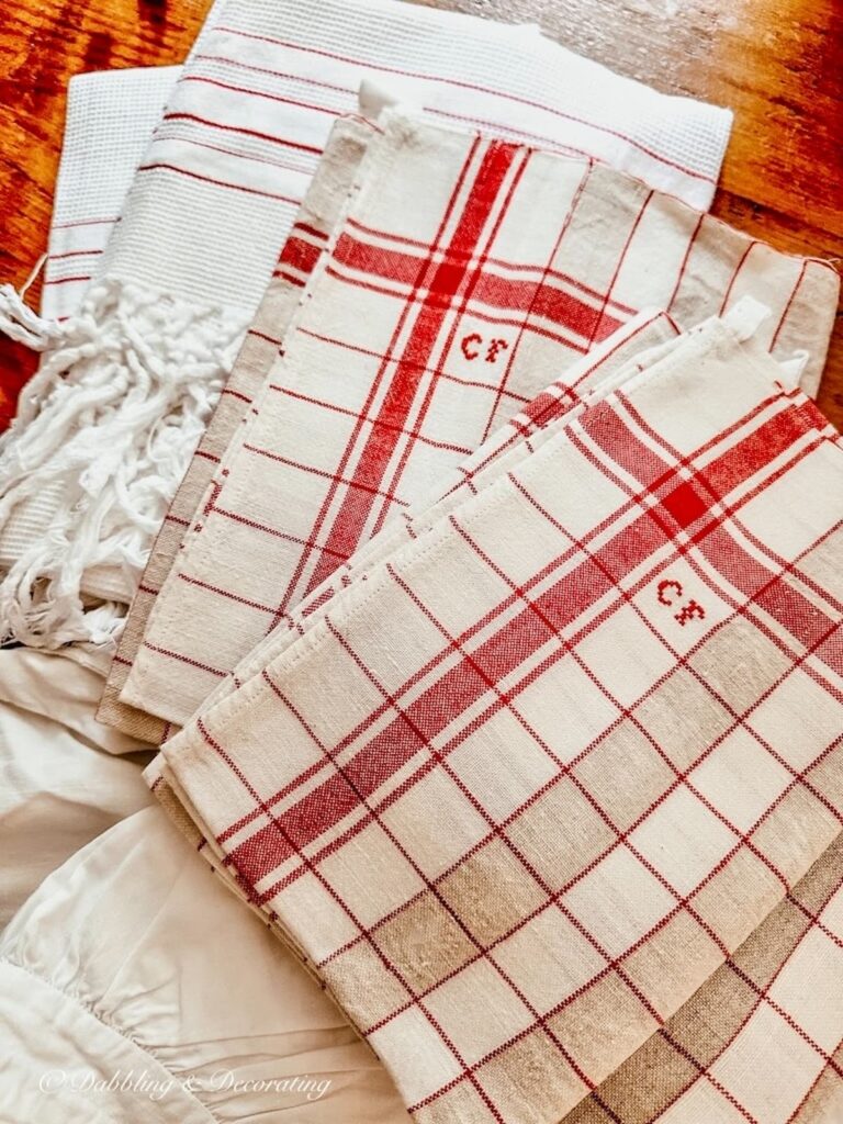 French red and white linen towels.